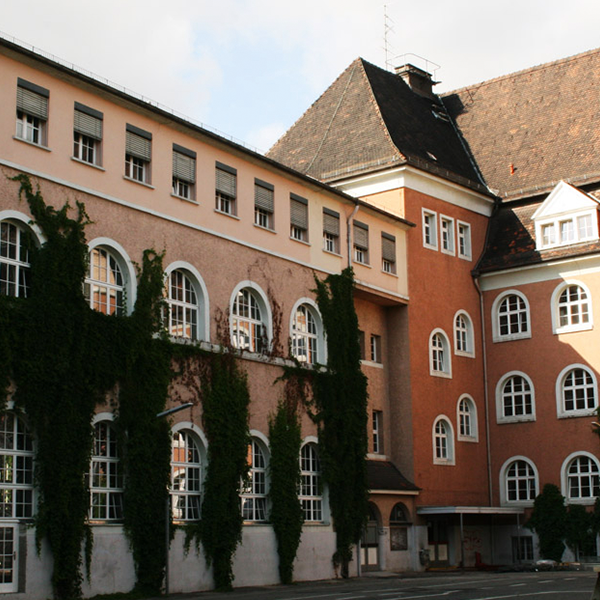 Goetheschule Mainz, Umbaumaßnahmen, Brandschutzmaßnahmen, Fluchttreppen, Sanierung